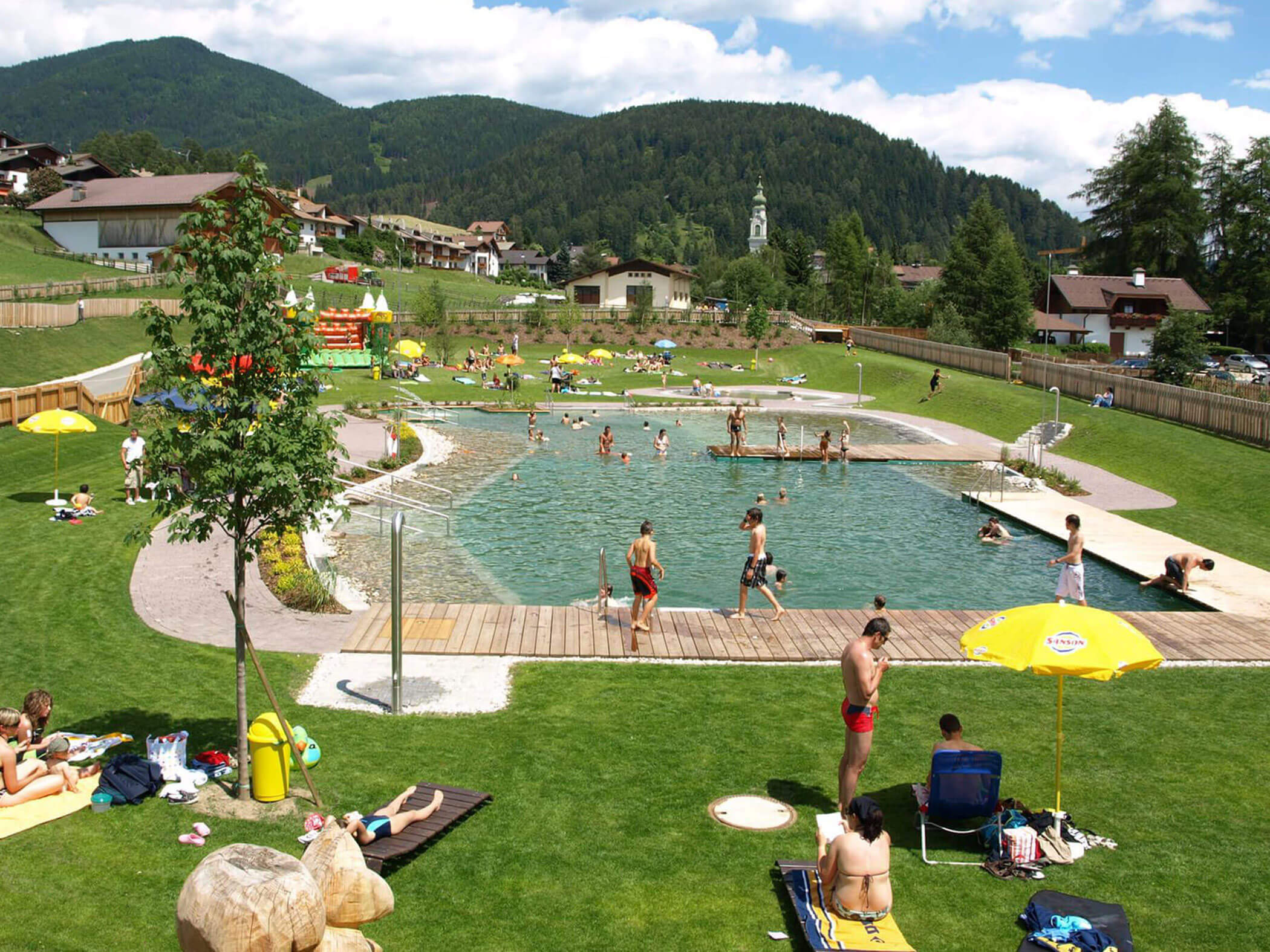 Laghetto balneabile naturale Dobbiaco